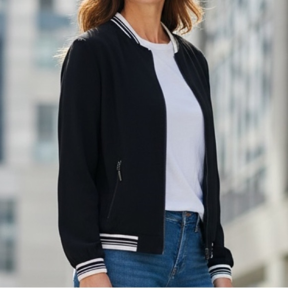 Xhilaratuion Black jacket XS Lightweight full zip long sleeve 2 zipper Pockets